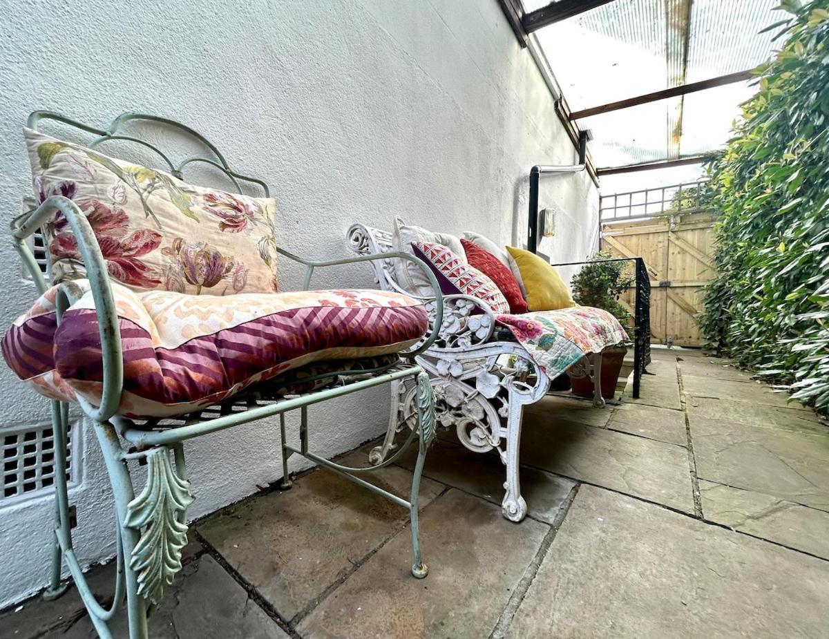 Spacious Comfortable Flat With Free Parking In East Finchley, Muswell Hill & Close To Alexandra Palace Londra Dış mekan fotoğraf
