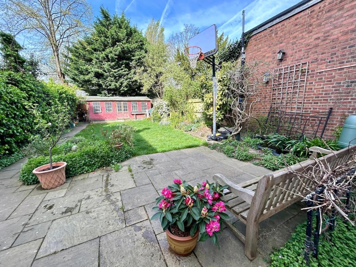 Spacious Comfortable Flat With Free Parking In East Finchley, Muswell Hill & Close To Alexandra Palace Londra Dış mekan fotoğraf